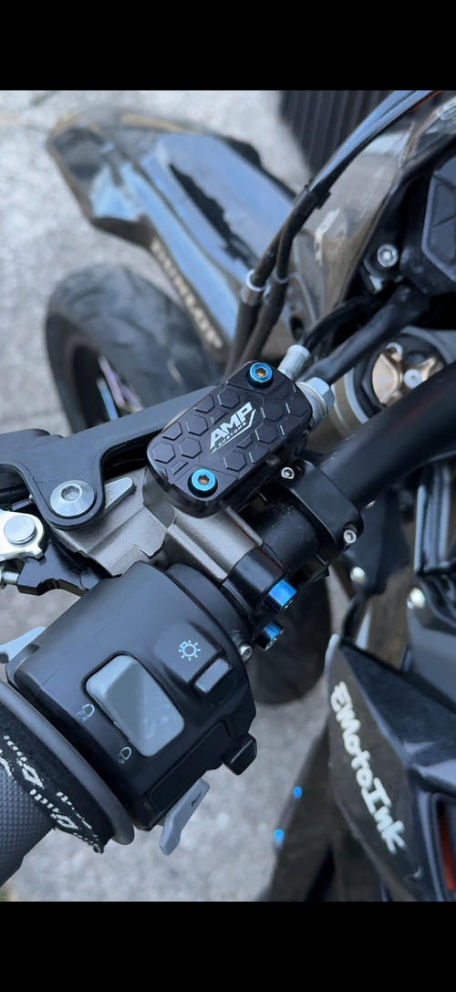 AMPCUSTOMS Ultrabee Brake Cap
