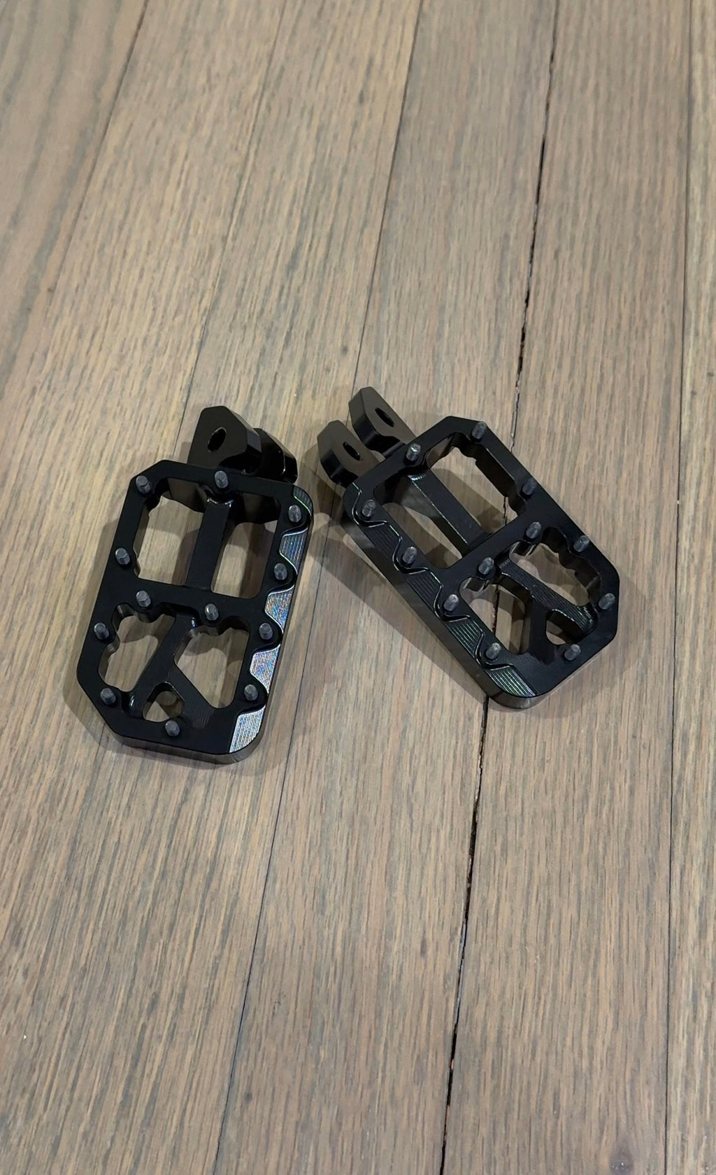 E-Moto Pegs