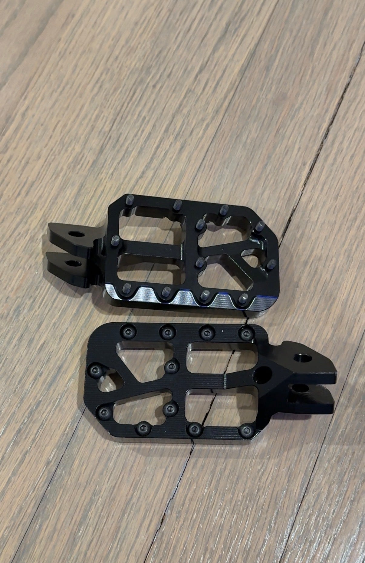 E-Moto Pegs