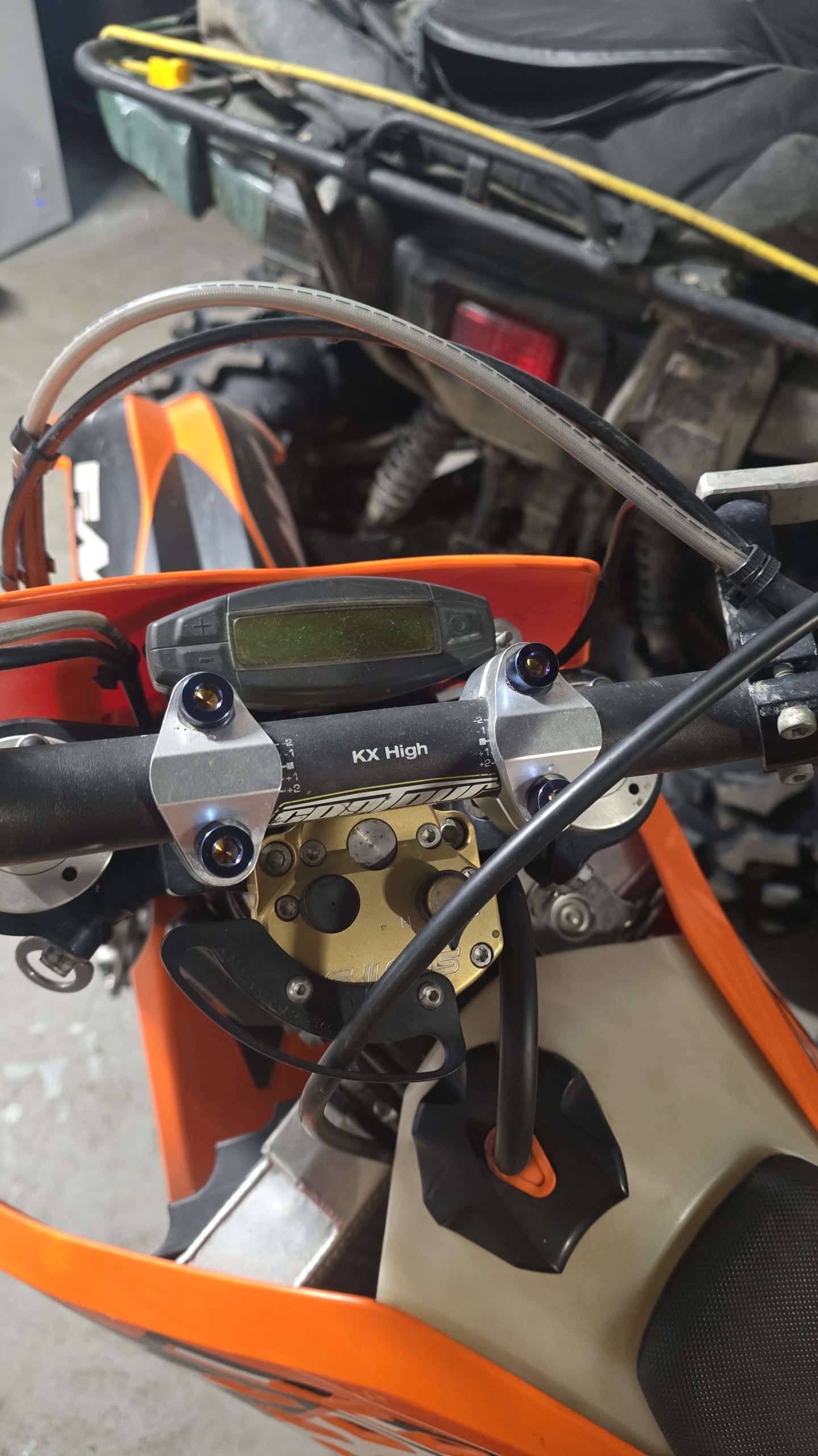 Moto Bar Clamp Titanium